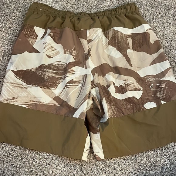 Nike brushstroke camo tan and brown shorts size large - Picture 5 of 5